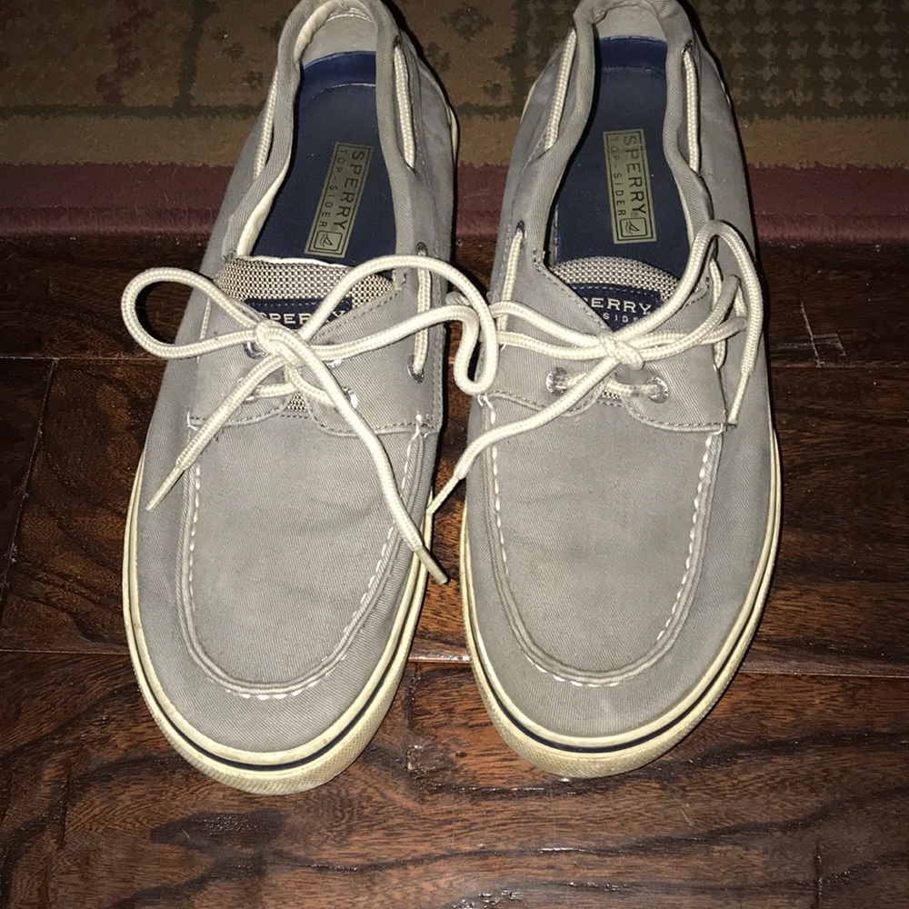 Men’s 10.5 Sperry deck shoes. Great condition